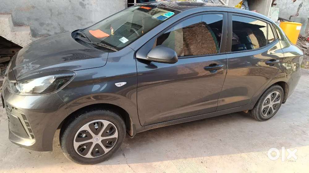 Hyundai Aura 1.2 Petrol 2025/8