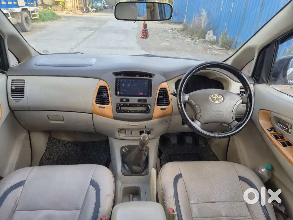 Toyota Innova 2011 Diesel 194000 Km Driven Gniean Running