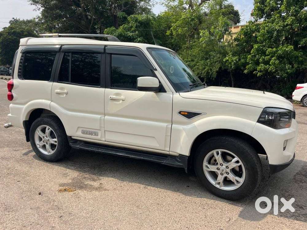Mahindra Scorpio S10 8 Seater, 2016, Diesel