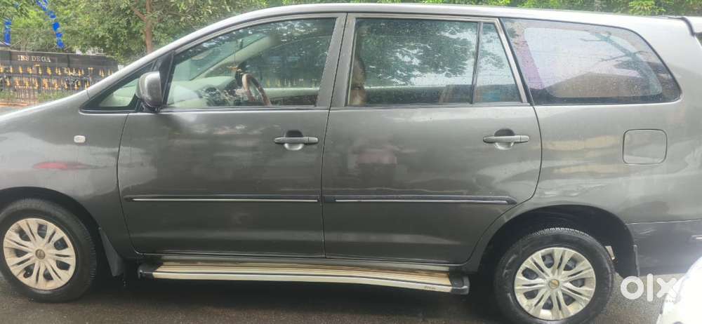 Toyota Innova 2.5 G (diesel) 8 Seater Bs Iv, 2011, Diesel