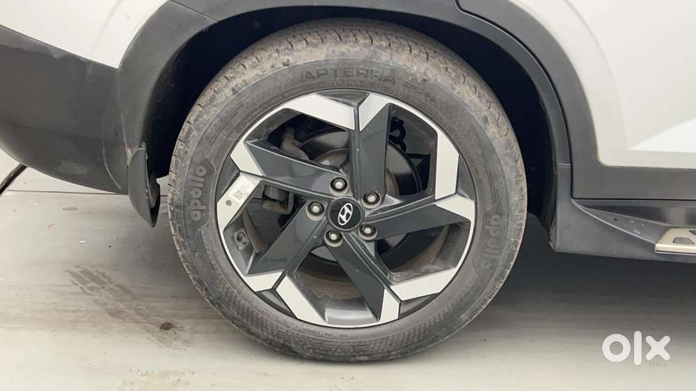 Hyundai Alcazar 2.0 Signature (o) Petrol At 6 Str Dual Tone, 2021, P..
