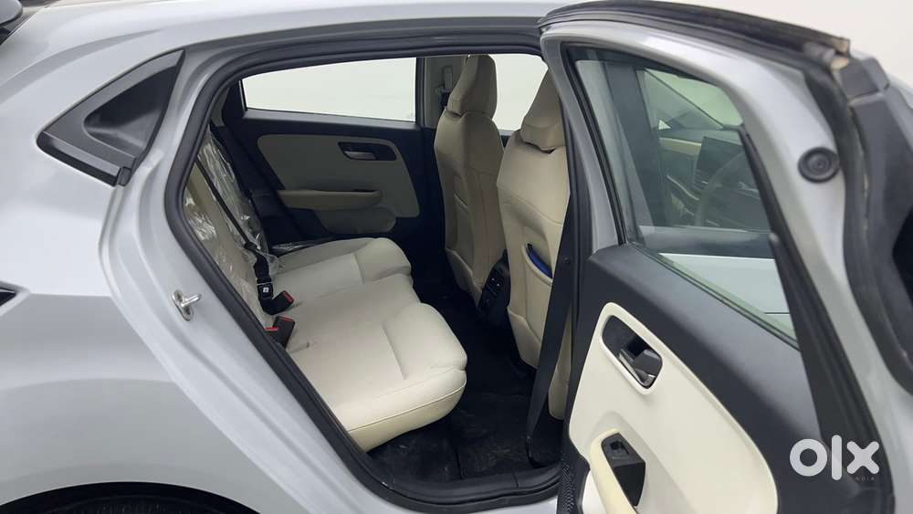 Tata Altroz Xe Petrol, 2025, Petrol