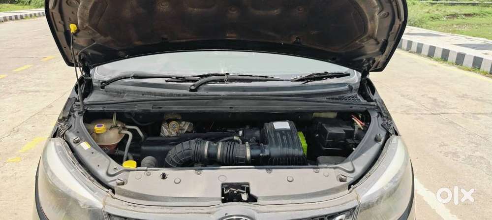 Mahindra Marazzo M8, 2019, Diesel