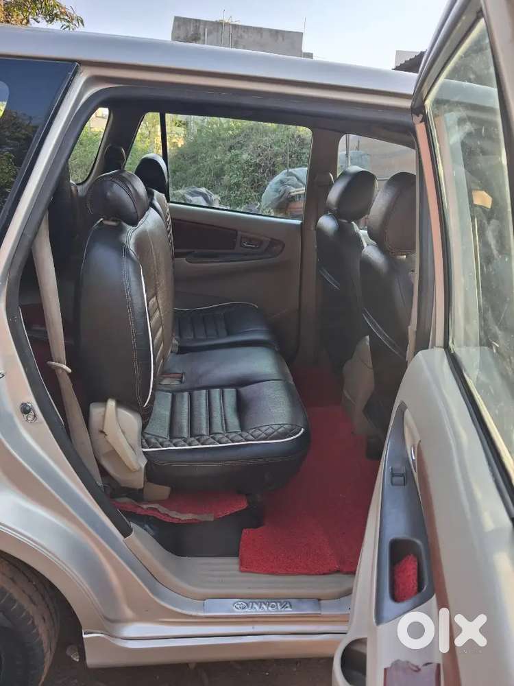 Toyota Innova 2010