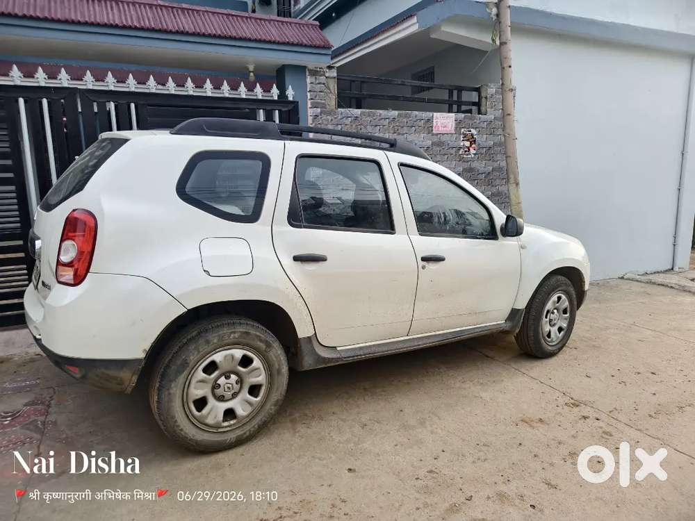 रेनॉल्ट डस्टरगाड़ी गुड कंडीशन सर्विसिंग है गाड़ी में ₹1 का काम नहीं है