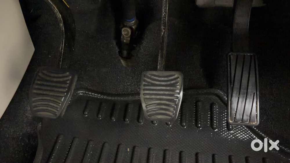 Mahindra Xuv300 W8 Option, 2021, Petrol