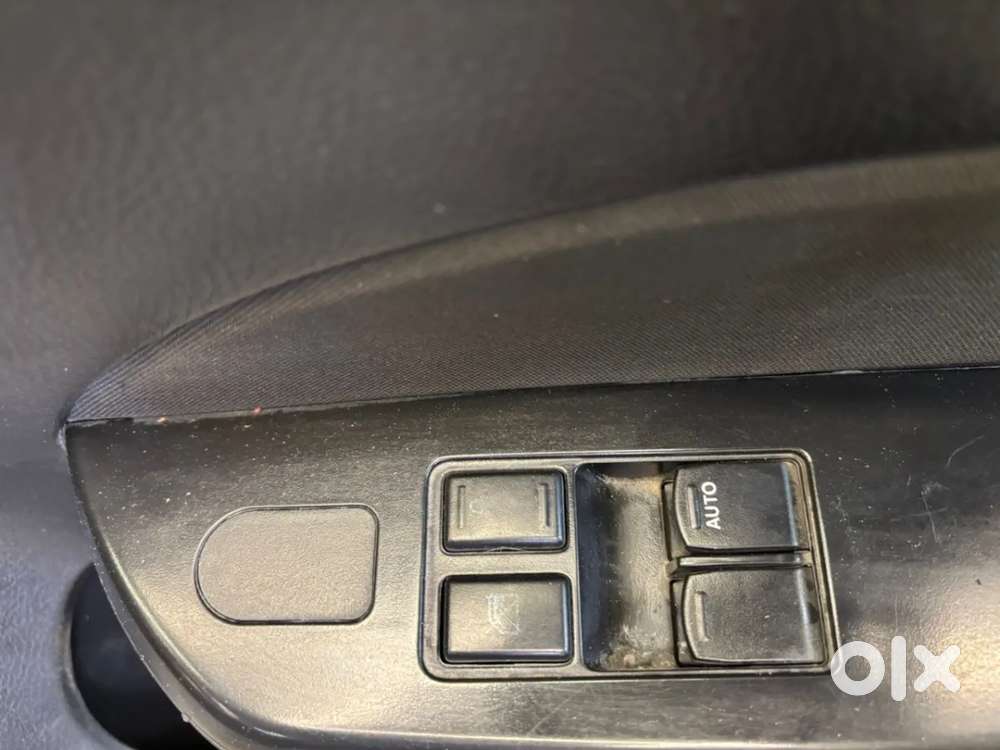 Maruti Suzuki Swift Lxi Optional-o, 2017, Petrol