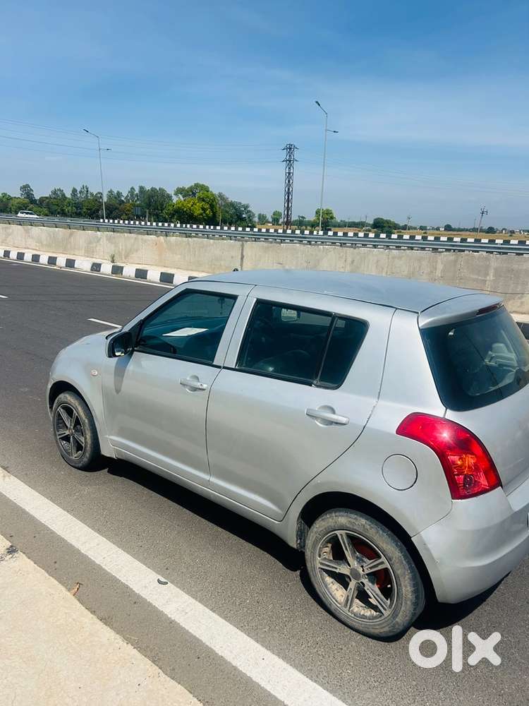 Maruti Suzuki Swift 2011 Year