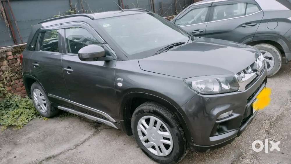 Maruti Suzuki Brezza Vdi 2017 Showroom Condition Single Hand Driven