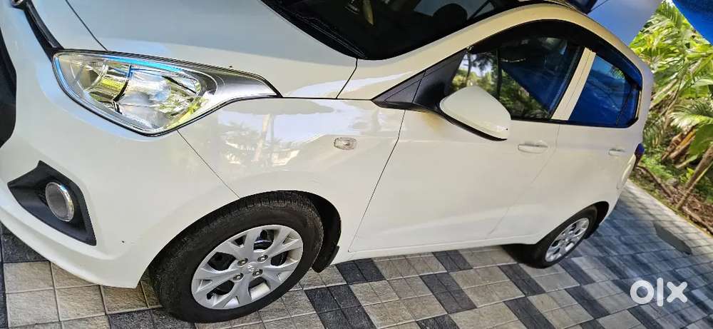 Hyundai Grand I10 2016 Petrol 22000 Km Driven