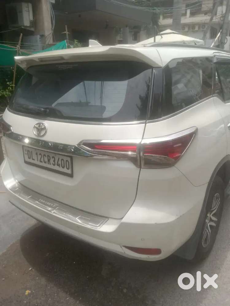Toyota Fortuner White 2019 Petrol 80000 Km Driven Automatic
