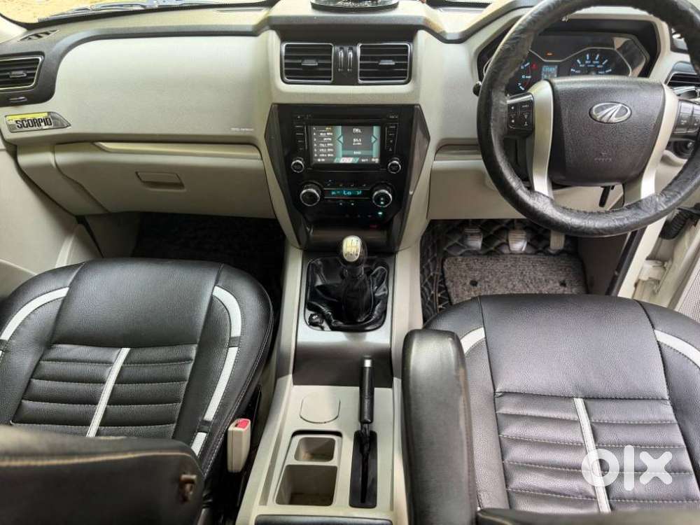 Mahindra Scorpio S10, 2017