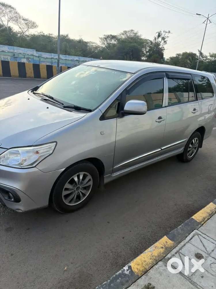 Innova 2015 2.5g Top Variant