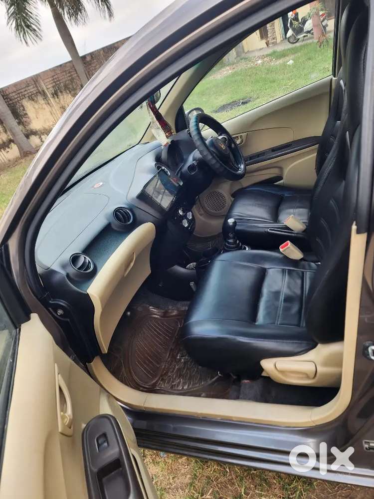 Honda Brio 2012 Petrol Well Maintained