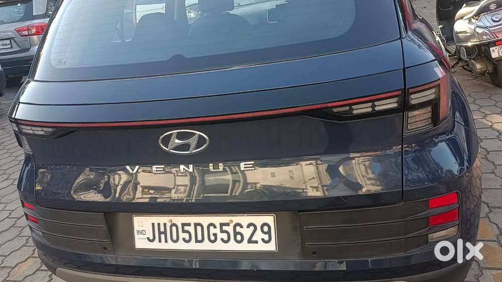 Hyundai Venue S (o) 1.2 Petrol Knight Edition, 2022, Petrol