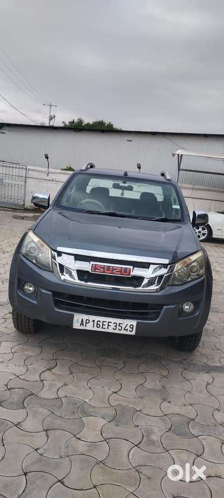 Isuzu V-cross Z Prestige 4x4 Mt, 2017, Diesel