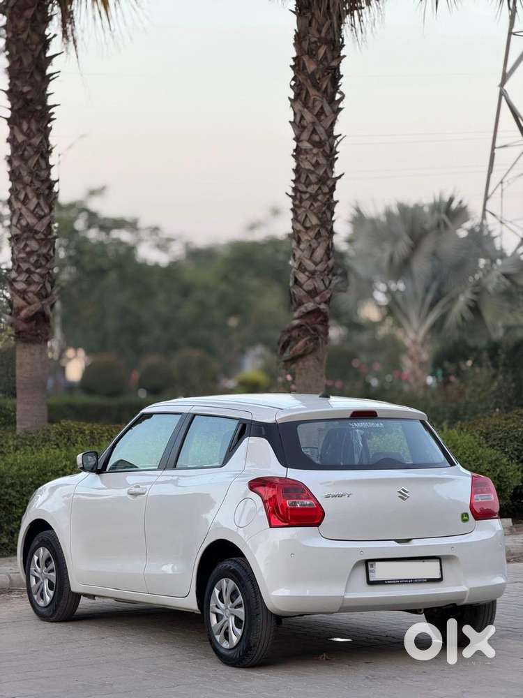 Maruti Suzuki Swift Vxi + Manual, 2023, Petrol