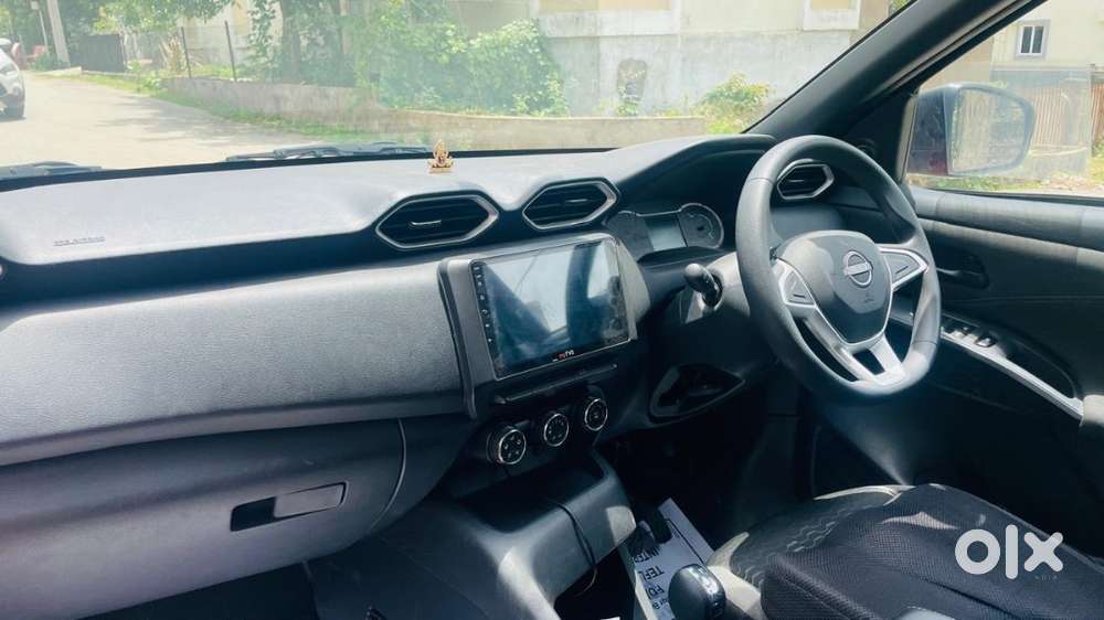 Nissan Magnite Visia Ez-shift (amt) Lady Driven And Well-maintained