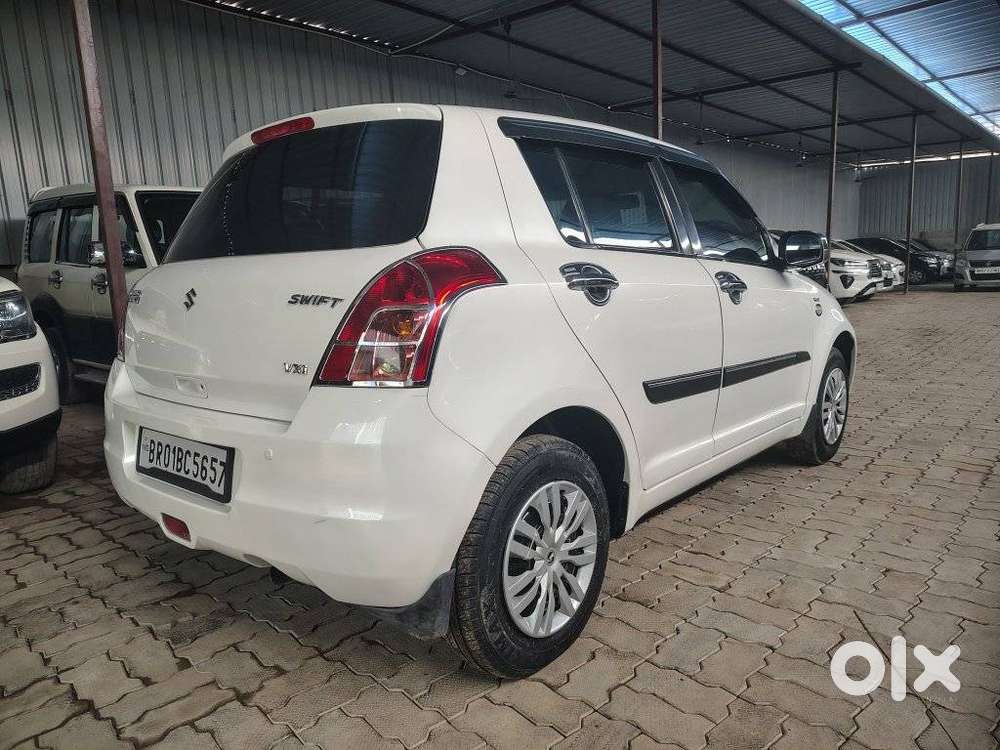 Maruti Suzuki Swift Vxi With Abs, 2011, Petrol