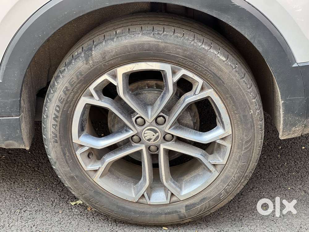 Skoda Kushaq 1.0 Tsi Style At (6 Airbags), 2021, Petrol