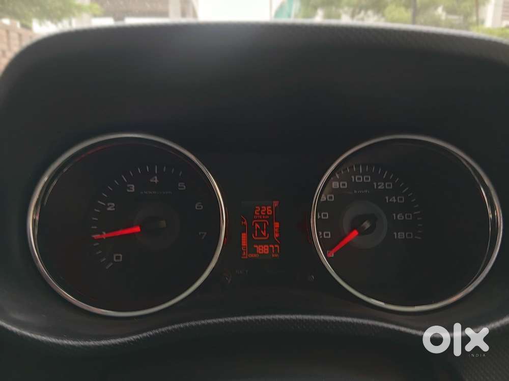 Mahindra Tuv 300 T10, 2018, Diesel