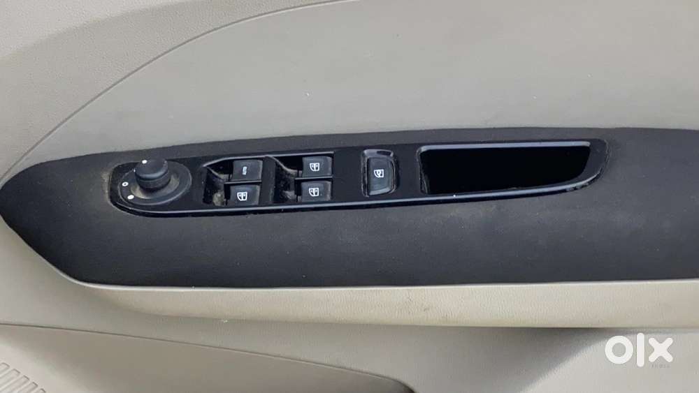 Renault Triber 1.0 Rxz Dual Tone, 2019, Petrol