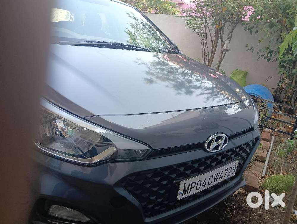 Car New He Bahut Kam Use Hua He