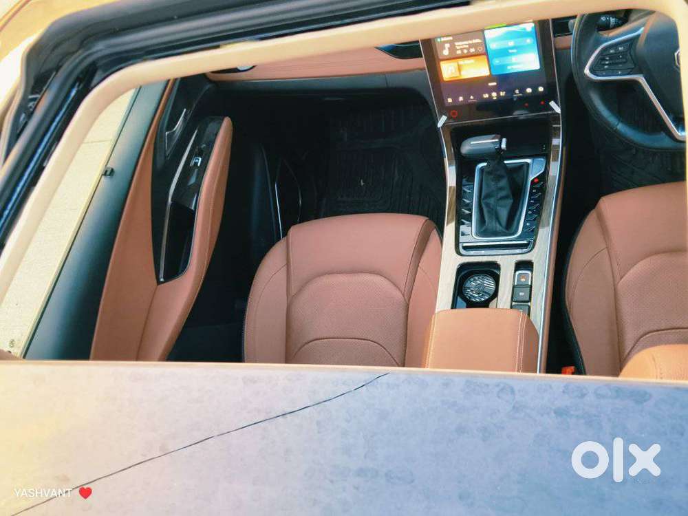 Mg Hector Plus Savvy Pro 1.5 Turbo Petrol Cvt 7 Str, 2023, Petrol