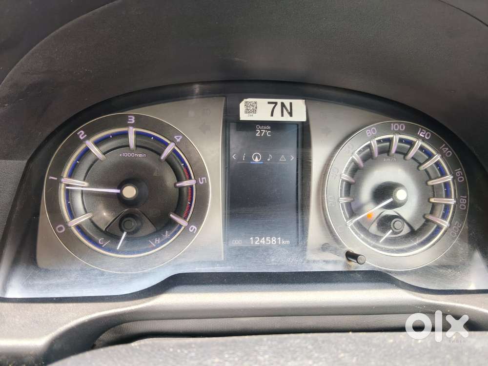 Toyota Innova Crysta 2.4 Vx Mt, 2020