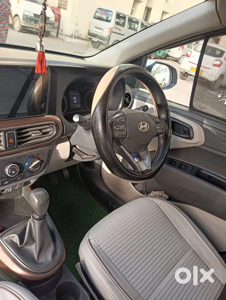 Hyundai Aura Petrol/cng 2023 Model