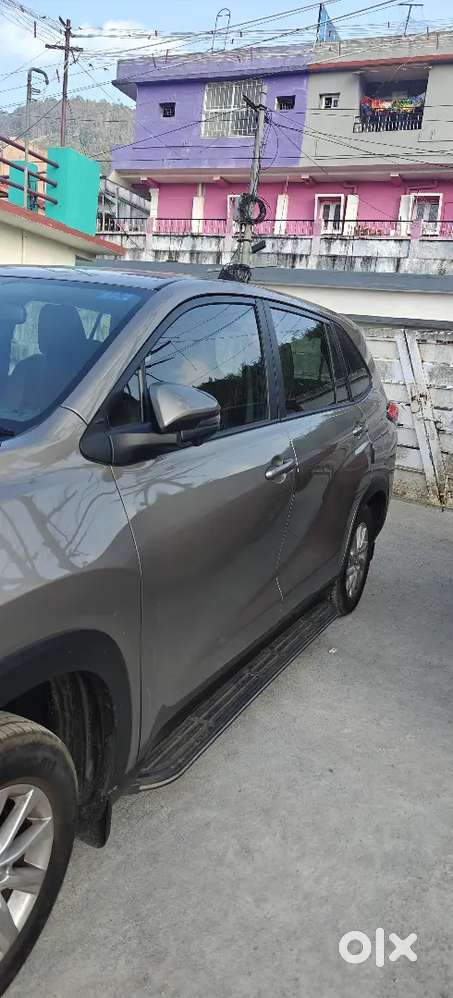 Toyota Innova Hycross Gx(o) 8s 2025 Petrol Automatic