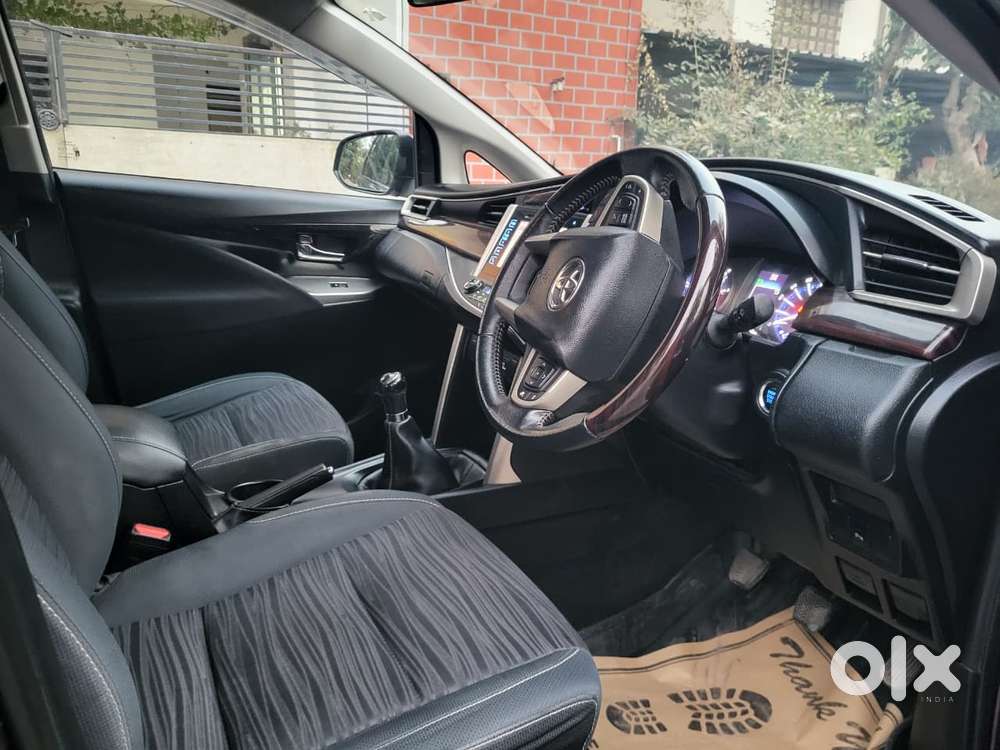 Toyota Innova Crysta 2.4 Vx Mt 8s, 2017, Diesel