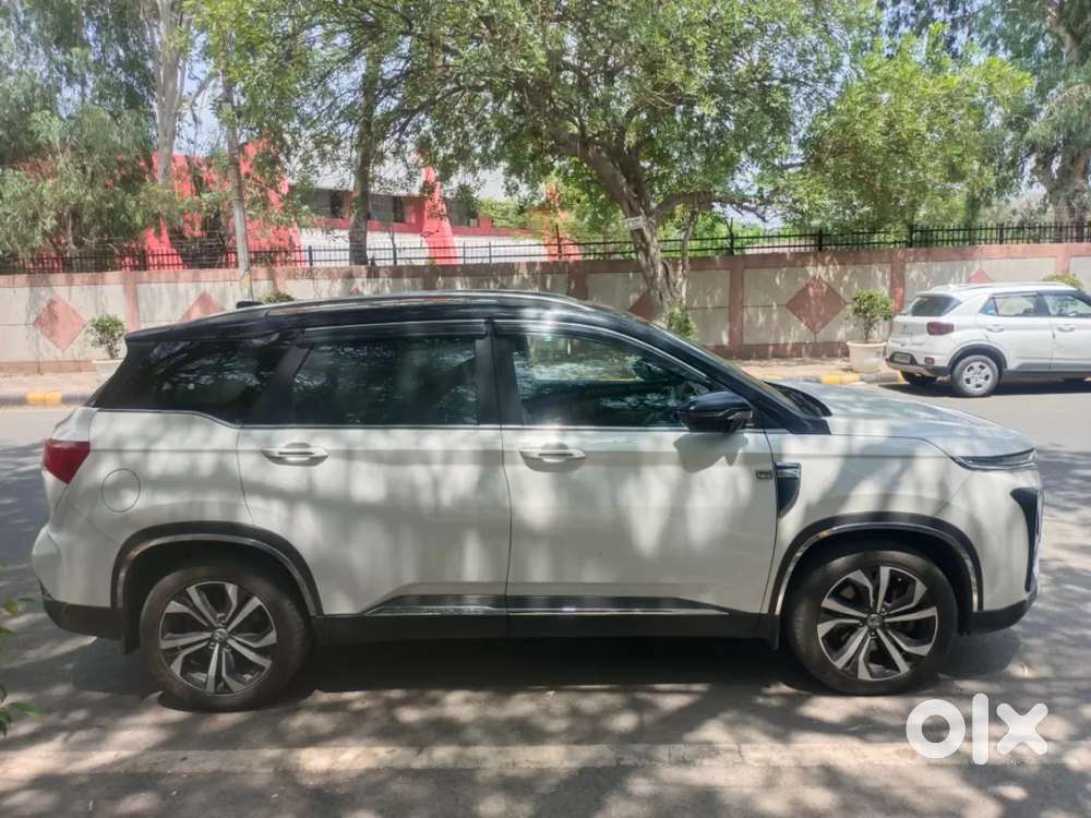 Mg Hector Plus Sharp Pro 1.5 Turbo Petrol Cvt 7 Str, 2023, Petrol