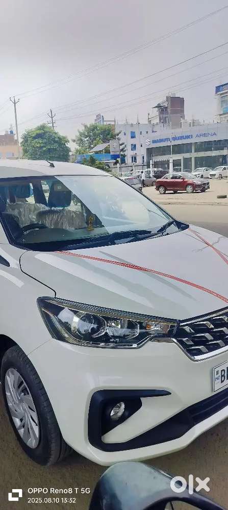 बिल्कुल न्यू कंडीशन है अर्जेंट प्रॉब्लम है कुछ इसीलिए भेजना है
