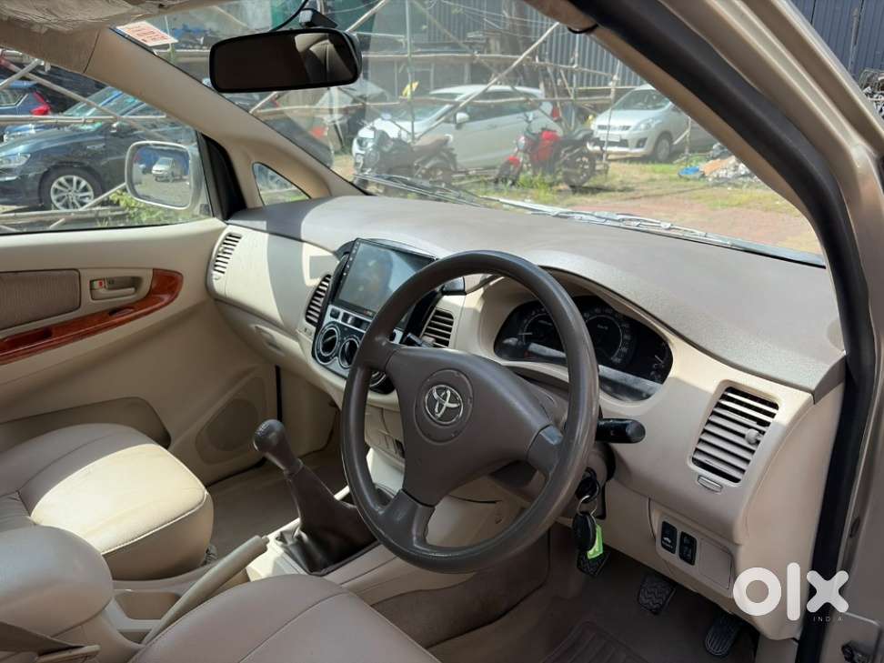 Toyota Innova 2.5 G (diesel) 8 Seater Bs Iv, 2009, Diesel