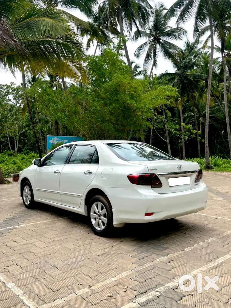 Toyota Corolla Altis 2011