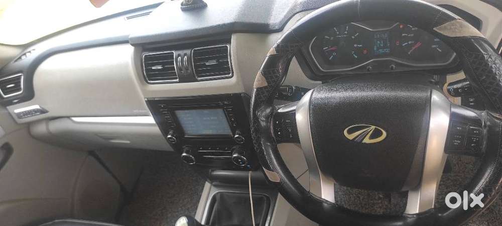 Mahindra Scorpio S10