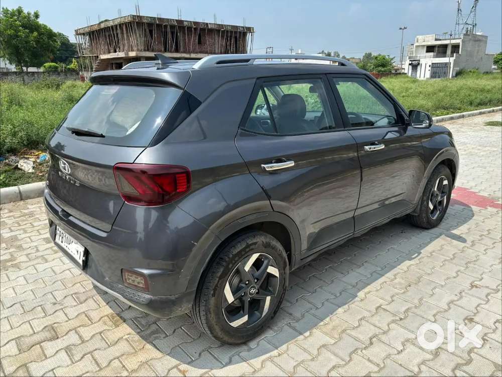 Hyundai Venue 2021 Top Model Diesel Well Maintained