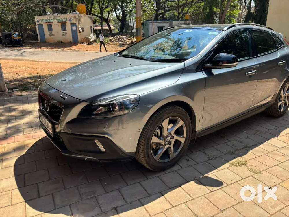 Volvo V40 Cross Country 2016 Diesel 69000 Km Driven