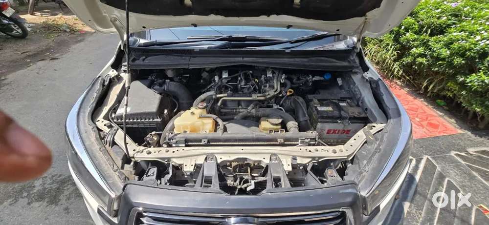Toyota Innova Crysta 2025