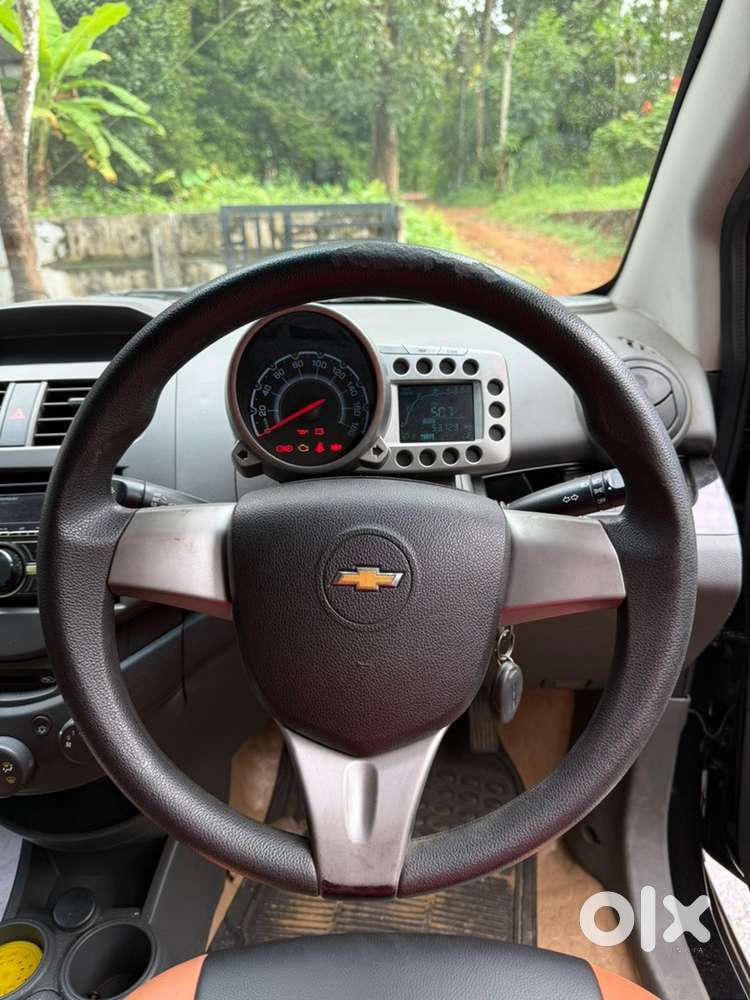 Chevrolet Beat Petrol 2015