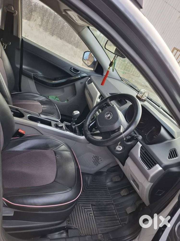 Tata Nexon 1.2 Revotron Xt, 2018, Petrol