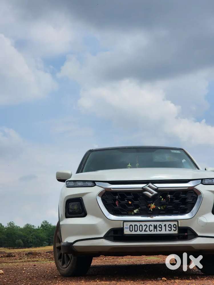 Maruti Suzuki Grand Vitara Petrol 30000 Km Driven With  Vip Number