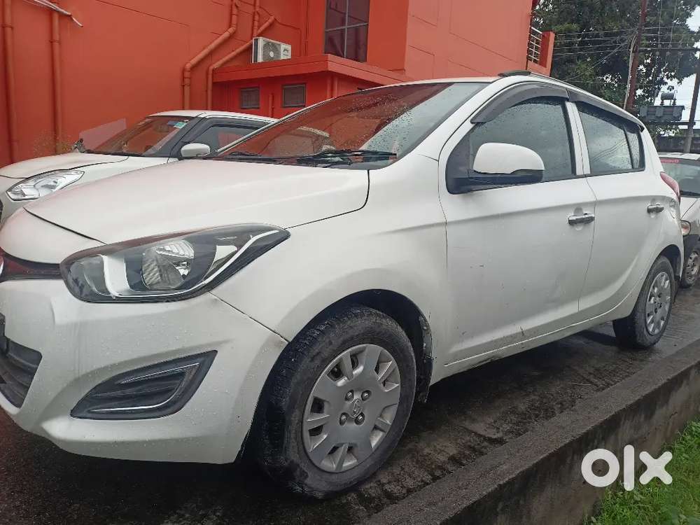 Hyundai I20 Magna Petrol 2012