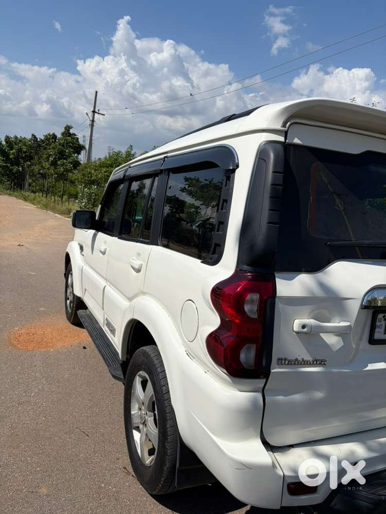 Mahindra Scorpio 2020 Diesel Manual