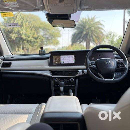 Mahindra Xuv700 2.2 Ax 7 Diesel At Str, 2024, Diesel