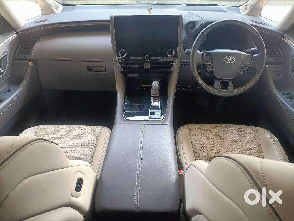 Toyota Vellfire Vip – Executive Lounge, 2024, Petrol