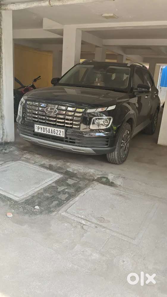 Hyundai Venue 2025 Diesel 25000 Km Driven