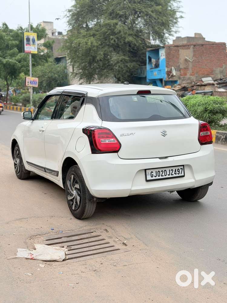 Maruti Suzuki Swift Vxi + Manual, 2021, Petrol