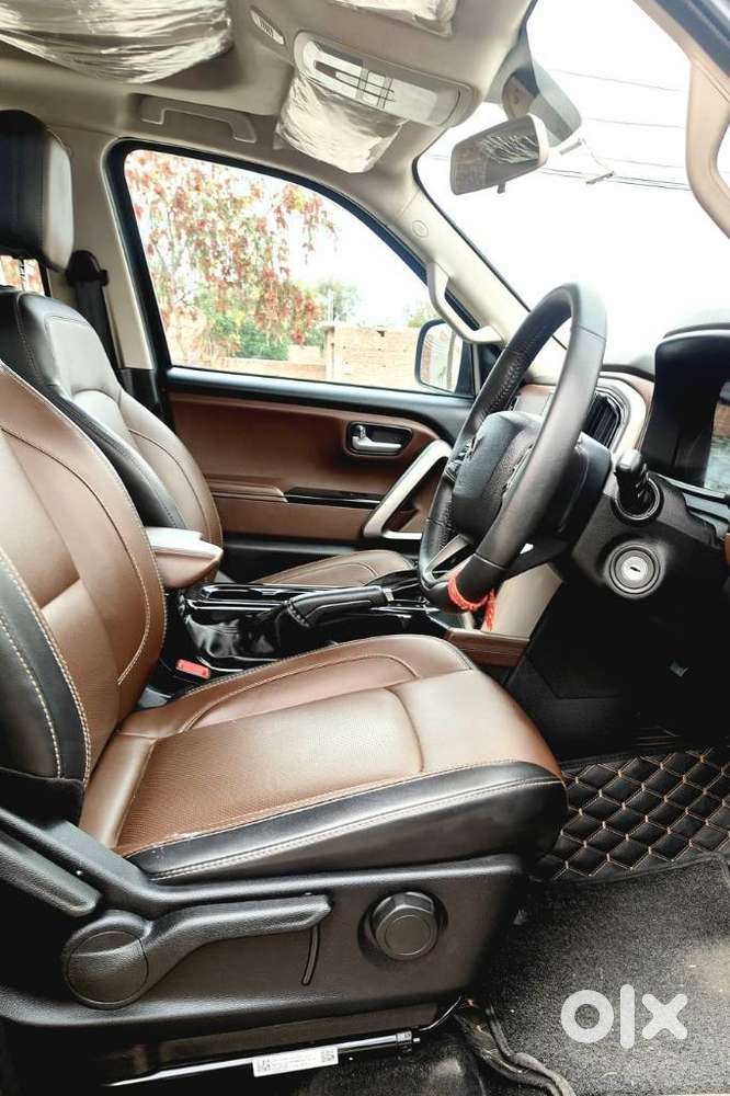 Mahindra Scorpio-n 2.2 Z8 Diesel At 7 Str, 2025